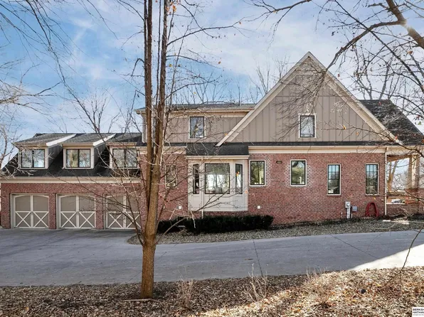 107 Bellevue Blvd N, Bellevue, NE 68005