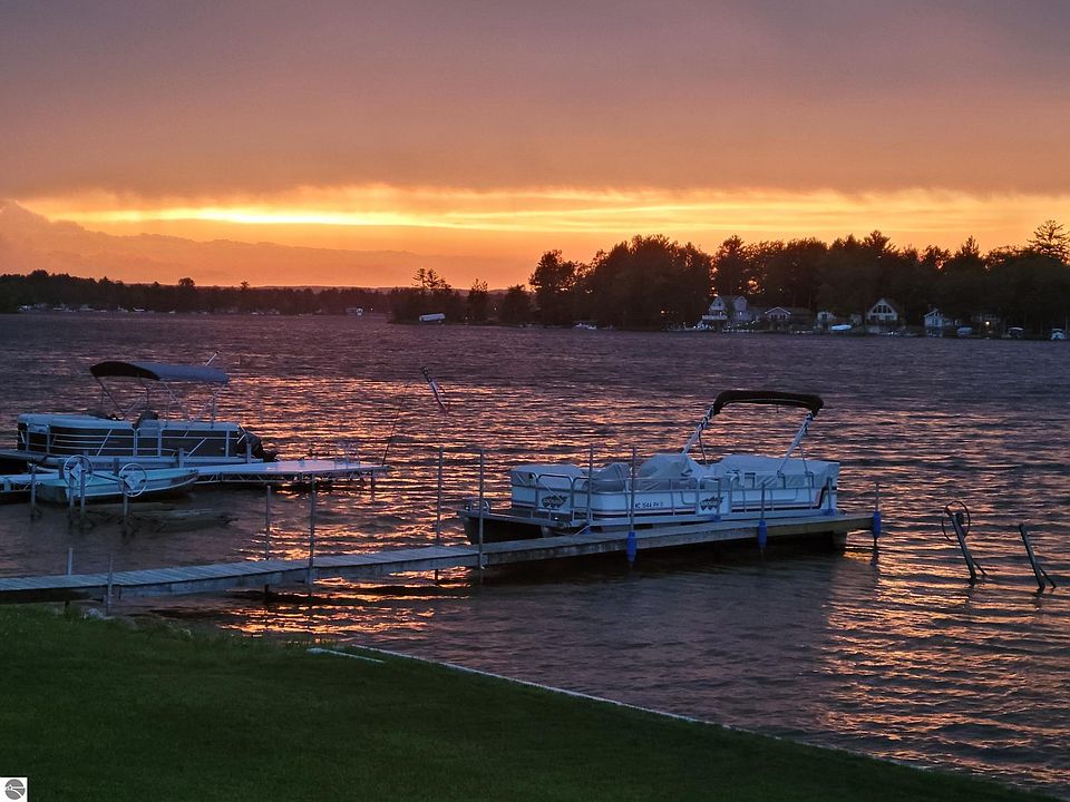 8066 Long Lake Rd, Hale, MI 48739 Zillow