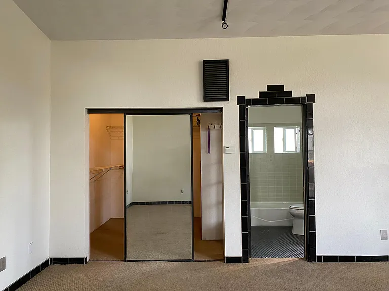 513 W 5th St #REAR — Photo 8