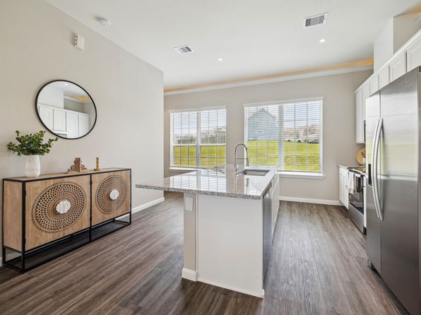 9913 Crescent Cove Dr #18749LC