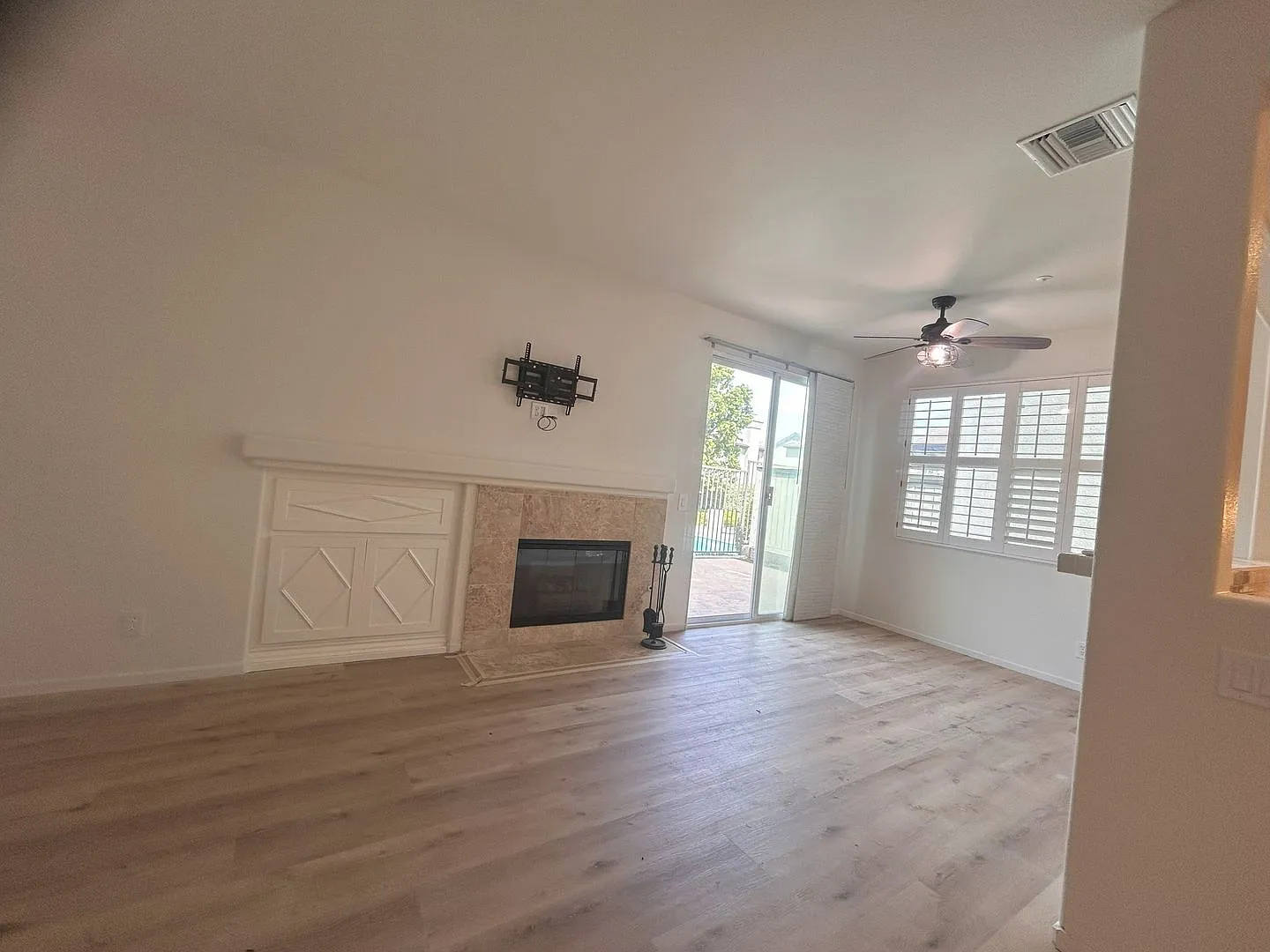 Milano Community : Beautiful 2 Bedroom 2.5 Bath Attached Townhouse in Gate Community, — Photo 2