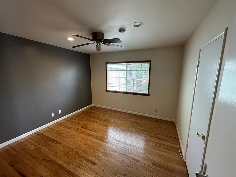 20557 Hart St — Photo 13