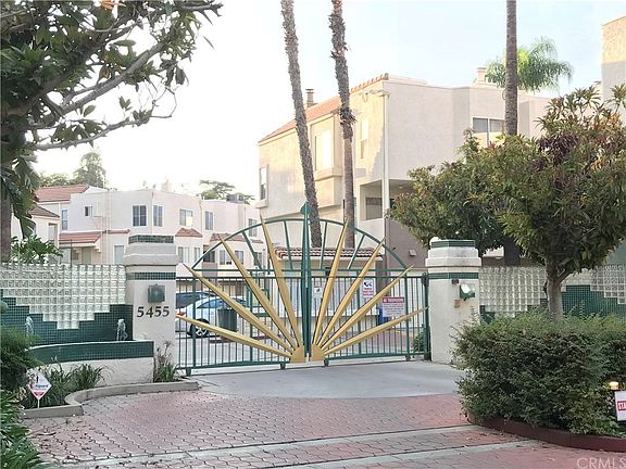 2nd image of 5455 Sylmar Ave APT 2801