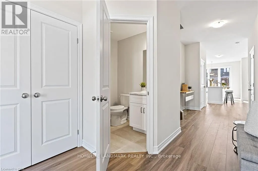 3 bed, $2,590 — Photo 4