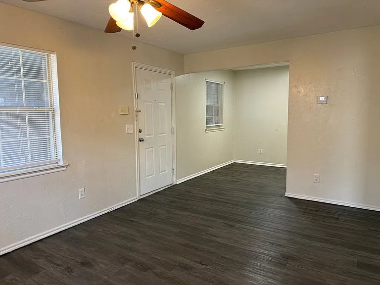 2021 NW 25th St #4 — Photo 10