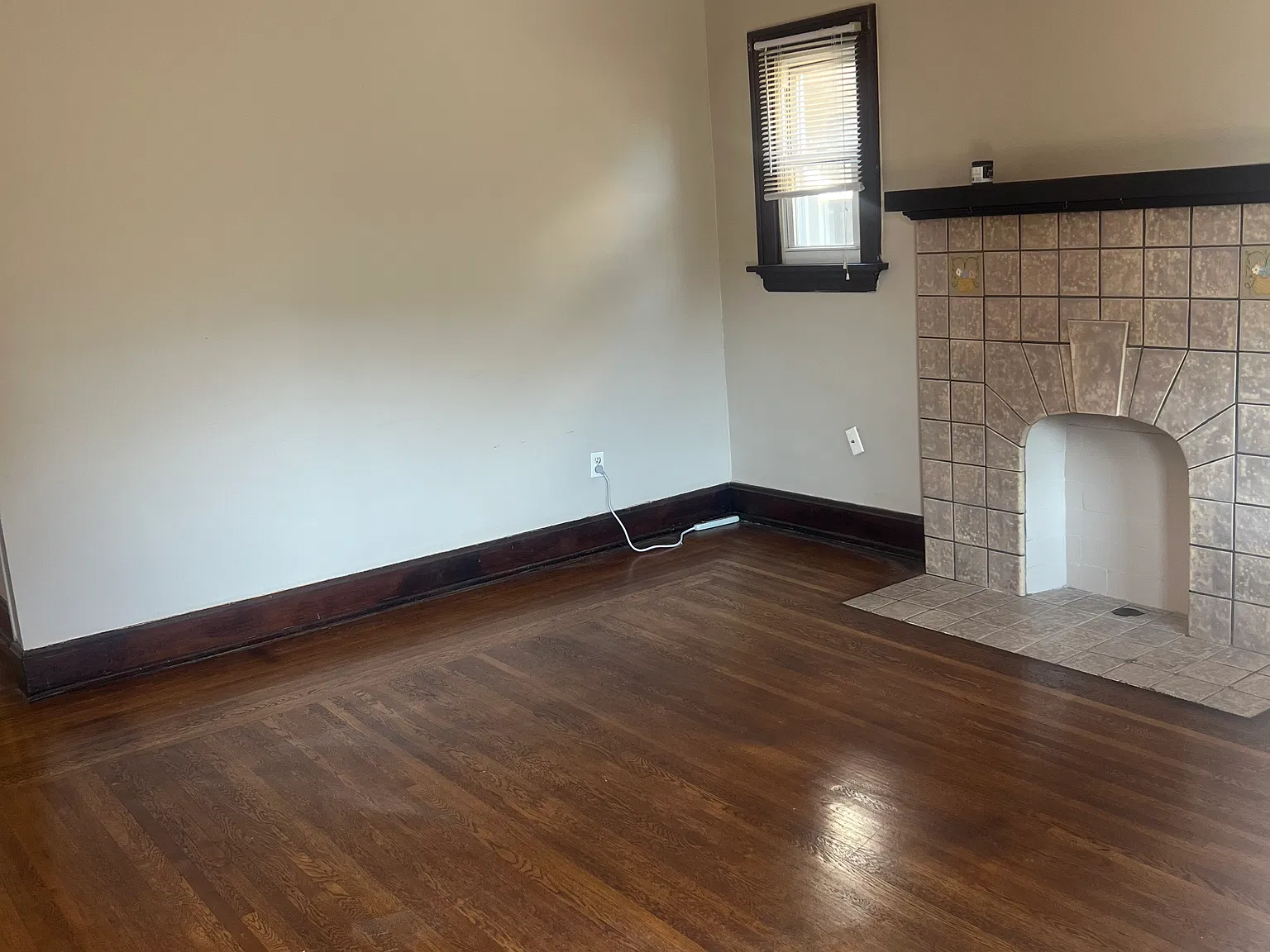2 bed, 1200 sqft, $1,500 — Photo 3