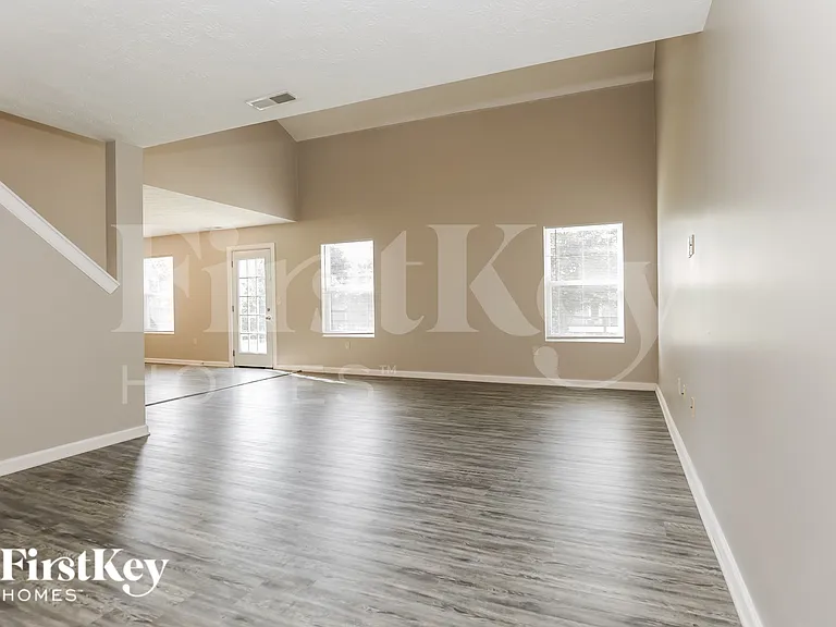 5712 Clemens Dr — Photo 3