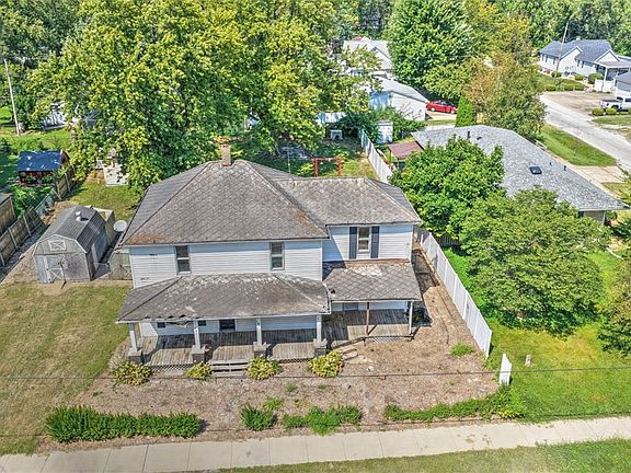 2nd image of 235 Warren Ct