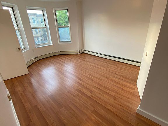 5th image of 8113 17th Ave #2F