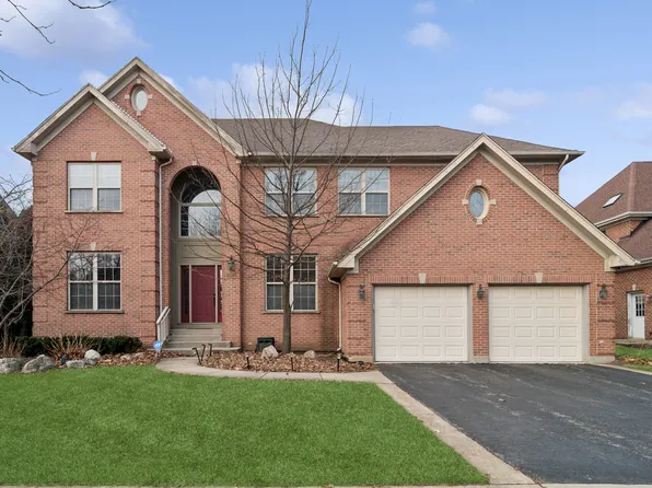 2062 Broadmoor Ln, Vernon Hills, IL 60061