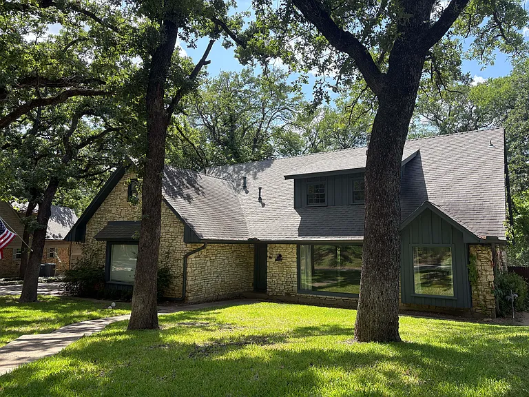 211 Mill Creek Dr — Photo 2