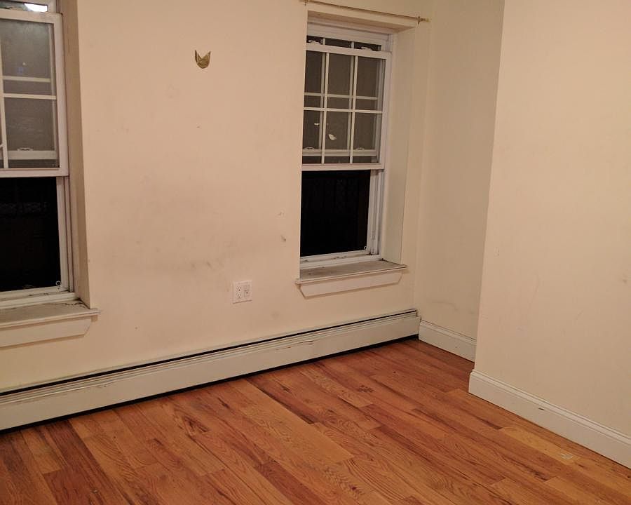 2nd image of 100 Pine St
