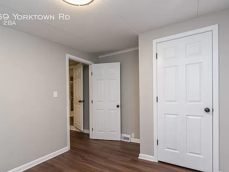 1st Floor Guest Bedroom