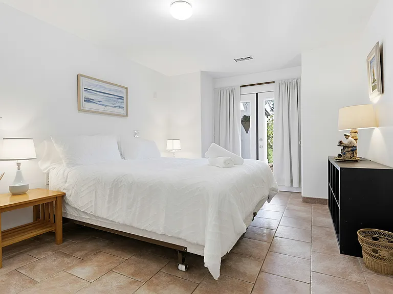 420 Hutchison St — Photo 15