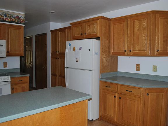 3rd image of 2304 Rosewood Ave