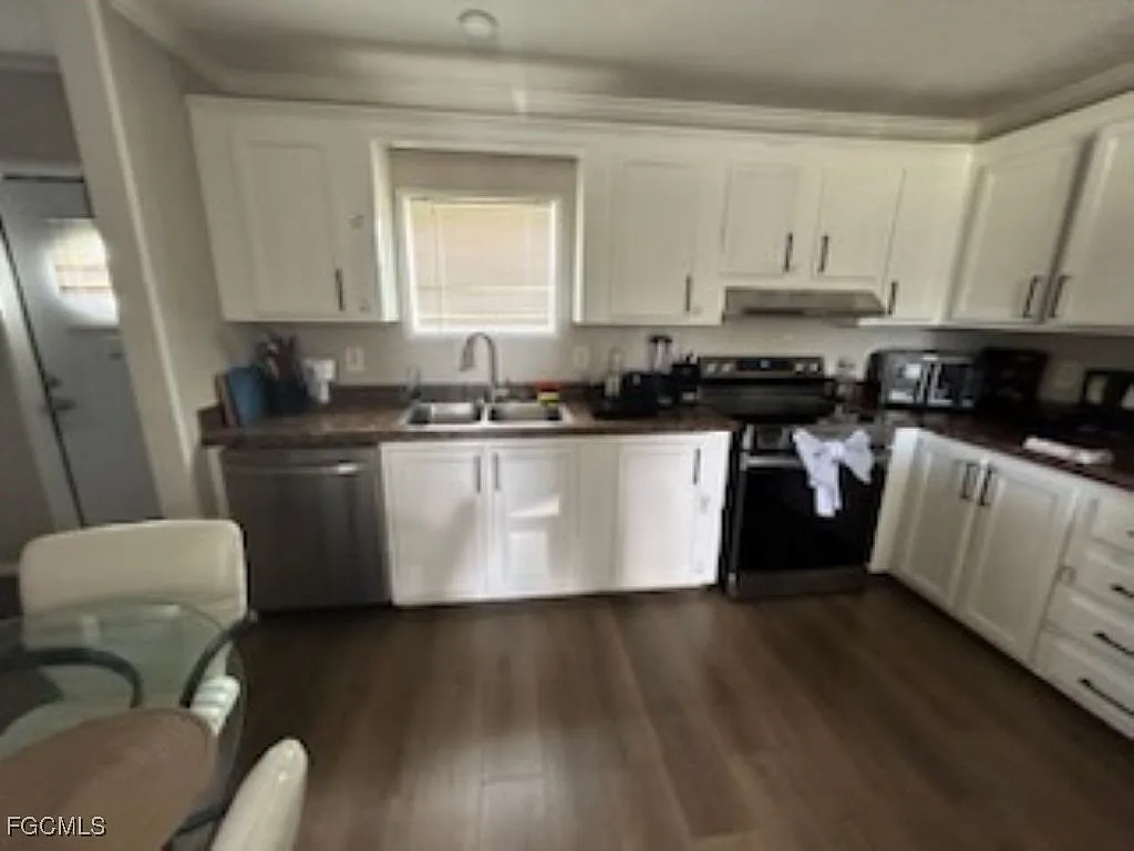 3 bed, 2.0 bath, 1120 sqft, $1,800 — Photo 2