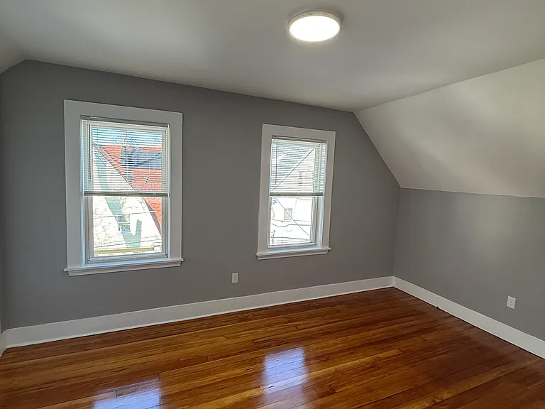 35 Larchmont St #2 — Photo 8