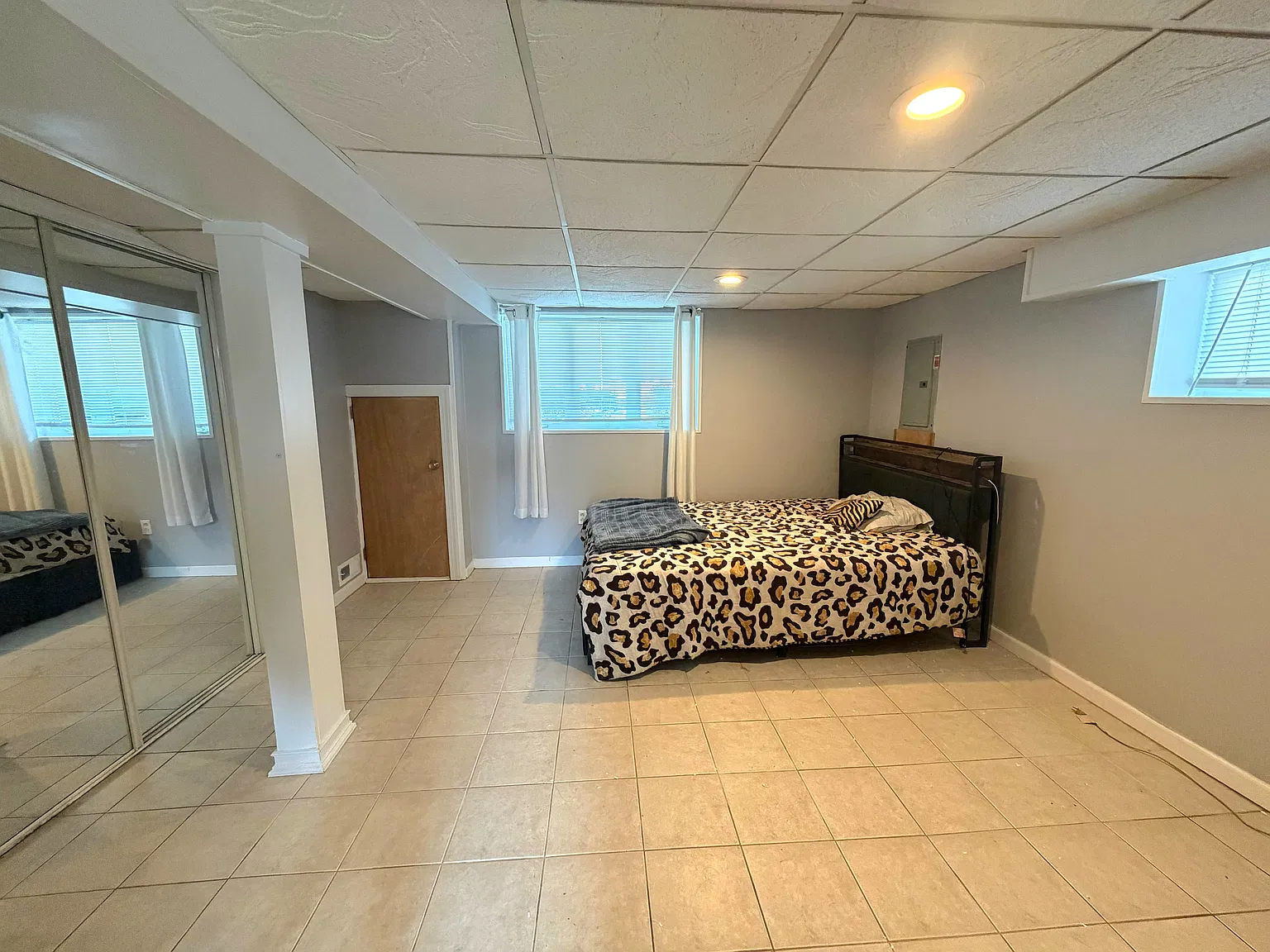 Studio, $1,600 — Photo 4