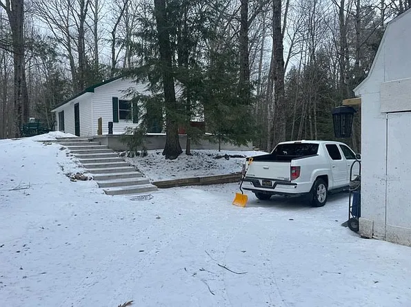 993 Ranch Rd, Indian River, MI 49749