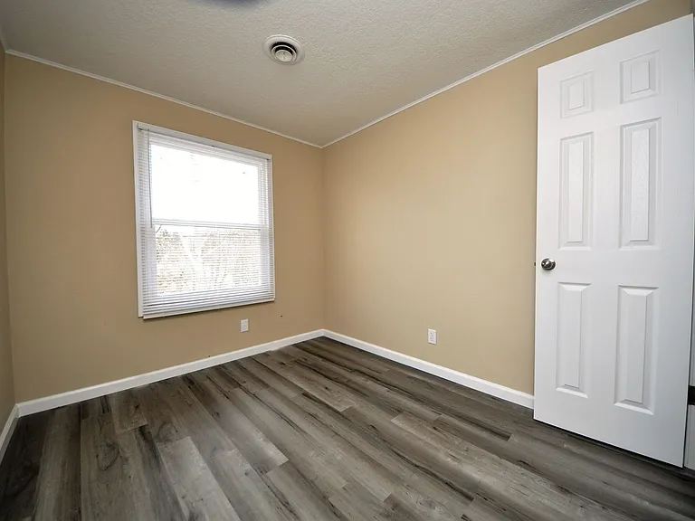 307 Granada Dr — Photo 13