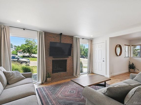 4th image of 887 S Umatilla Way