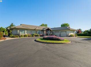 245 Fairway Village Ln, Roseburg, OR 97471