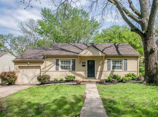 8745 Sleepy Hollow Rd, Kansas City, MO 64131