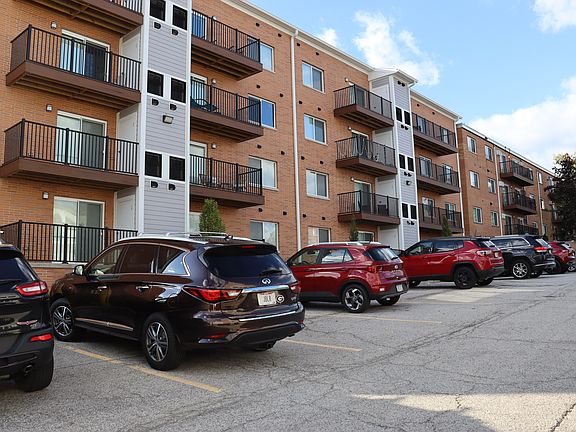3rd image of 27621 Chagrin Blvd APT 106