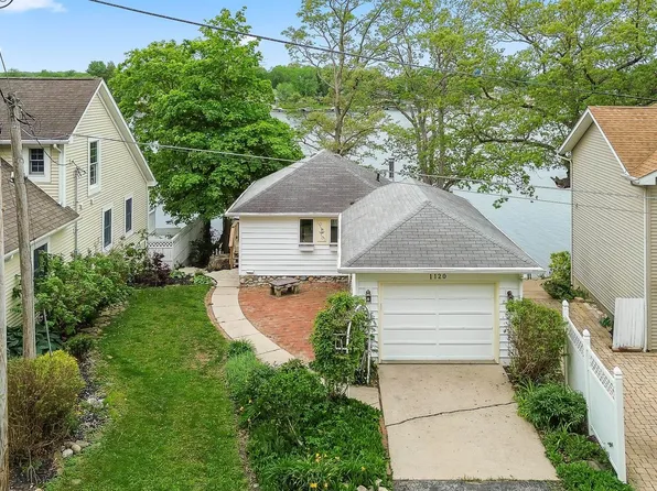 1120 Ln 210 Hamilton Lk, Hamilton, IN 46742