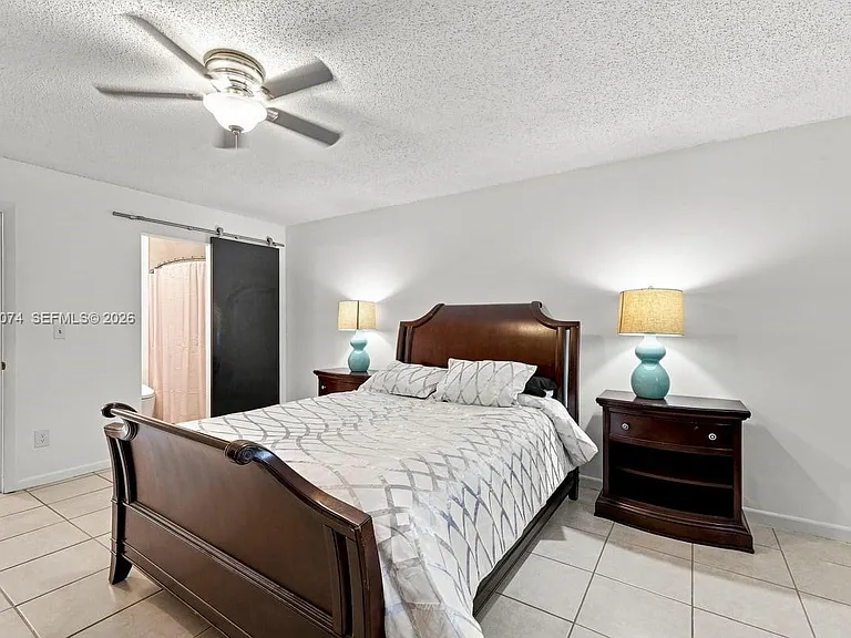 206 SE 1st Cir #13B — Photo 15