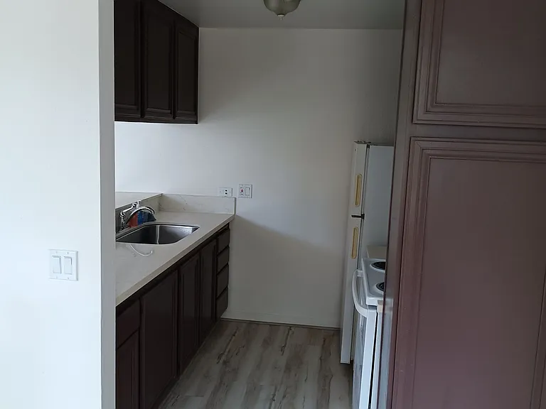 Kitchen Quartz Countertop