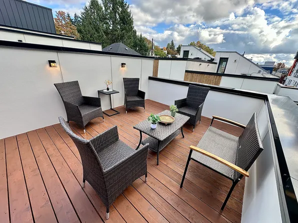 907F Hiawatha Pl S, Seattle, WA 98144