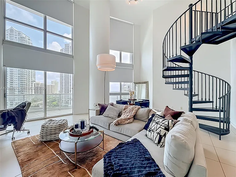 300 S Biscayne Blvd #L-1016 — Photo 8