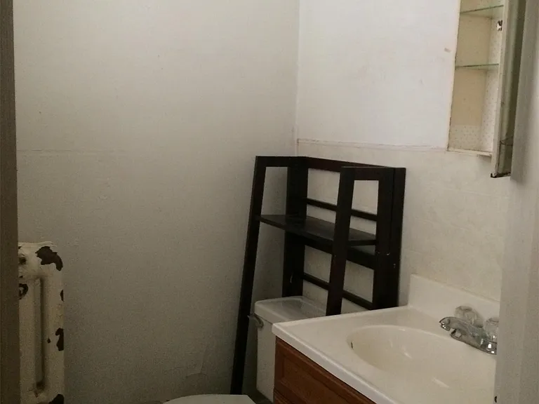 130 Leland Ave — Photo 3