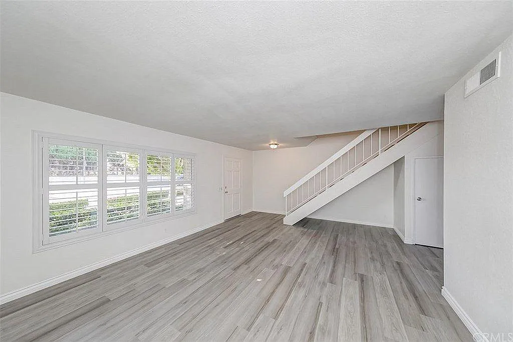 731 Archwood Ave — Photo 3