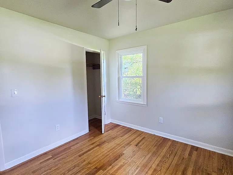 432 Northcrest Dr — Photo 11
