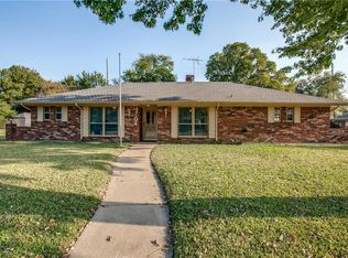 1704 Cornwall Ln, Sachse, TX 75048