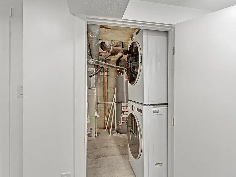 235 N 800 E — Photo 15
