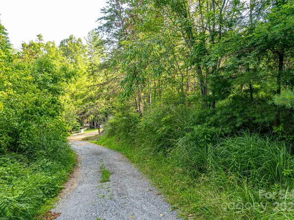 62 Ebb Burnette Rd, Weaverville, NC 28787
