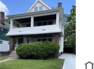 818 Helmsdale Rd, Cleveland, OH 44112