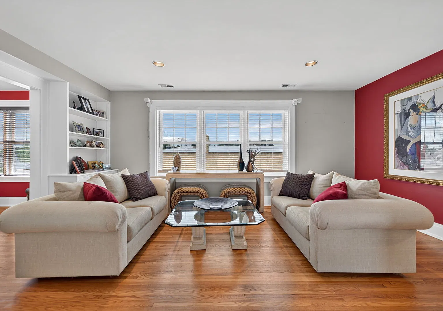 3 bed, 1.5 bath, 2800 sqft, $3,250 — Photo 1