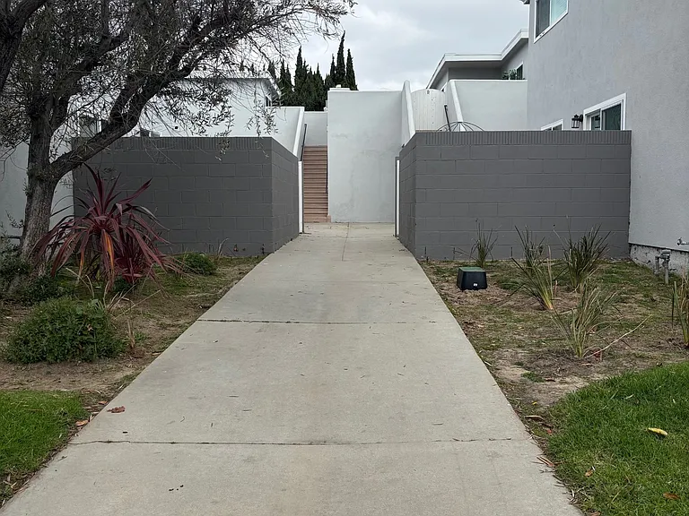 CitiZen South Bay on West 235th St. — Photo 18