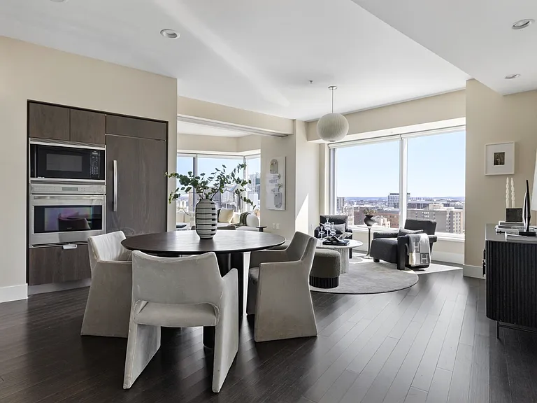 110 Stuart St #18H — Photo 3