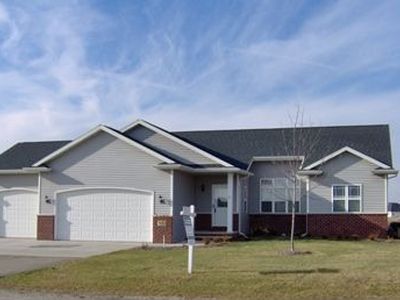 1813 Hedgeview Dr, Neenah, WI, 54956