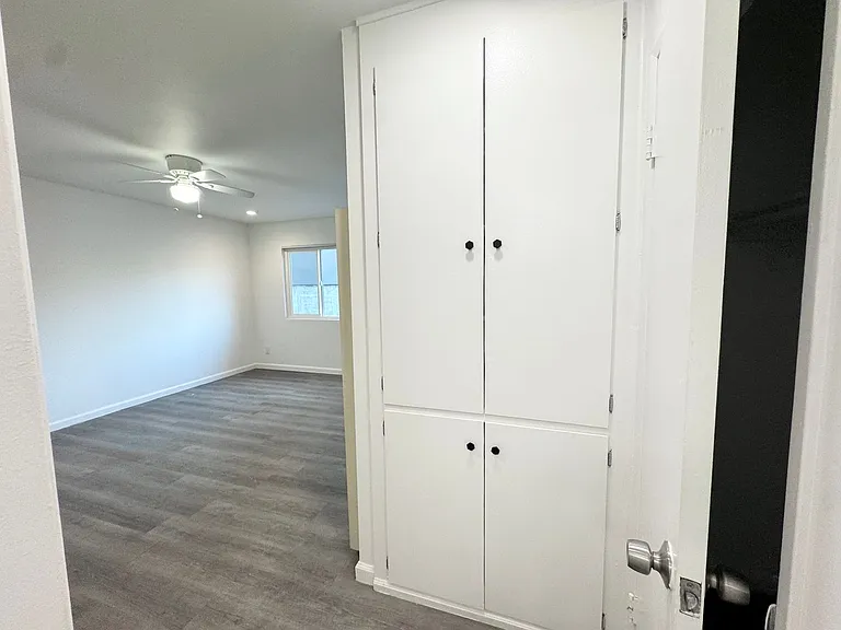 3860 Mentone Ave — Photo 12