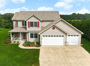 545 Tuttle Dr, Hastings, MN 55033