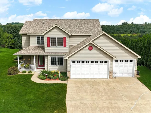 545 Tuttle Dr, Hastings, MN 55033