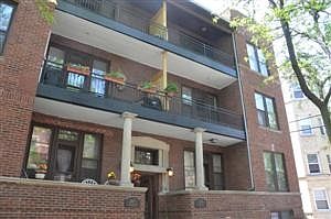 1st image of 1409 W Catalpa Ave #2