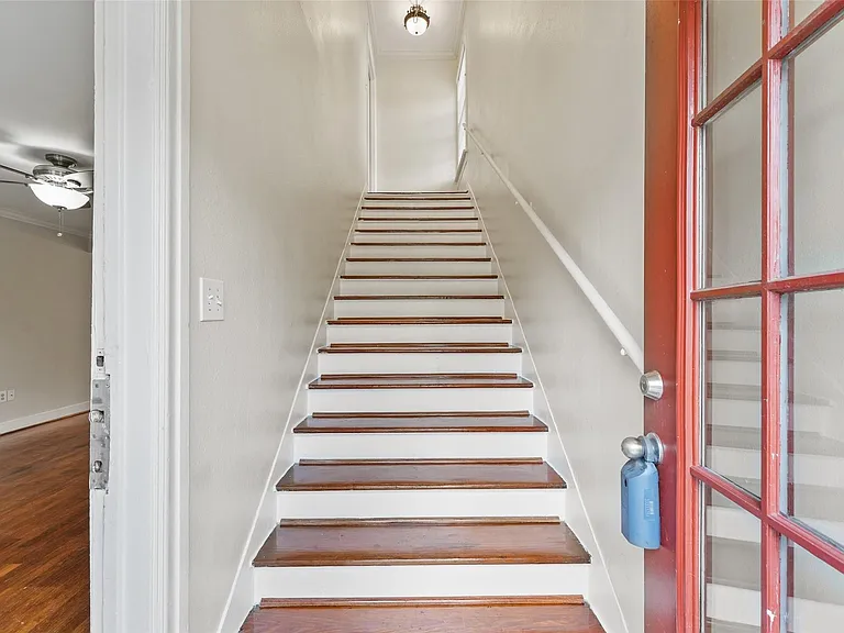 1637 Castle Ct — Photo 12