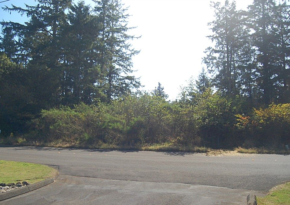 1st image of 1013 Catala Ave SE